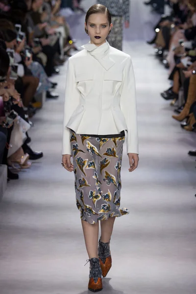Look 37